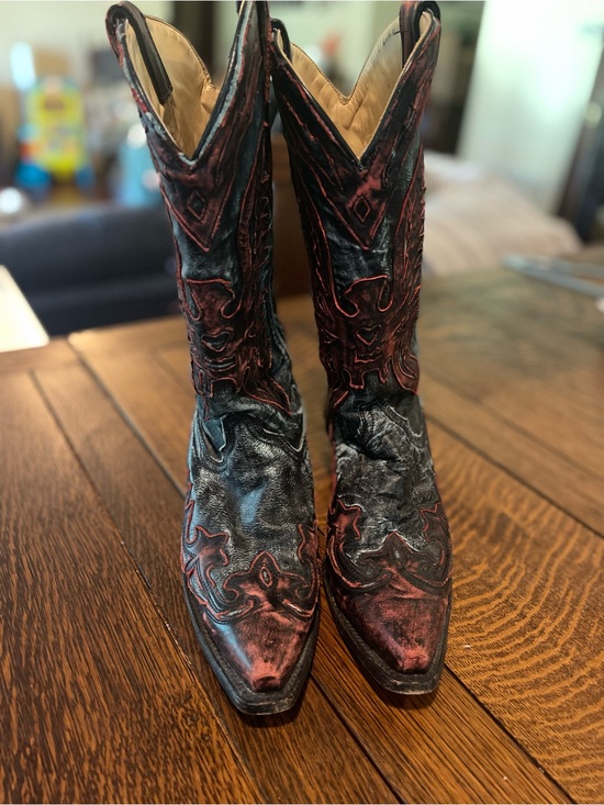 Corral Boots Shoes - Women's Black and Red Distressed Western Heeled Boots
